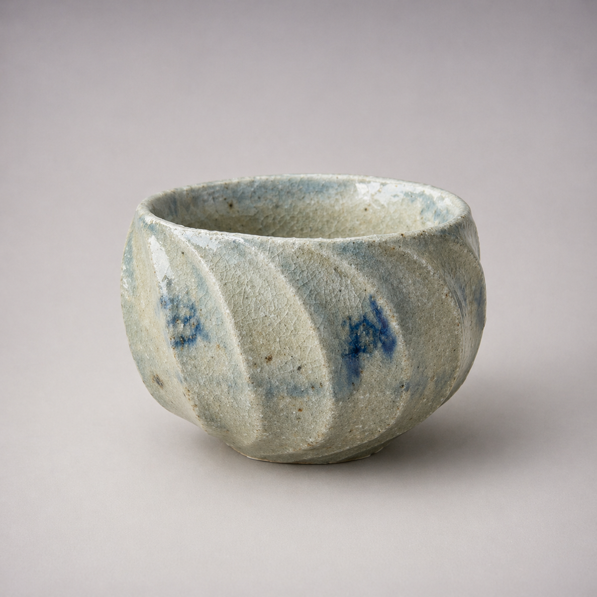 Hane brushed chawan in indigo stripe